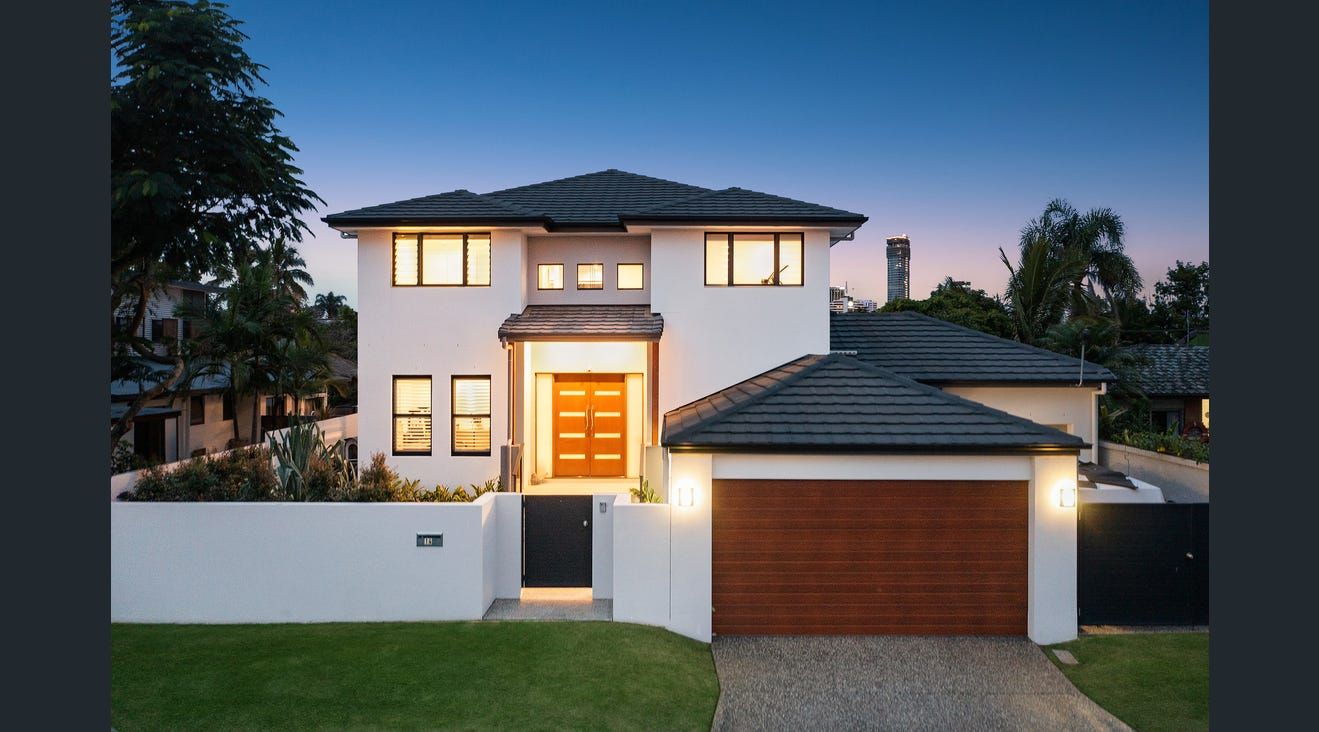 4 bedrooms House in  BROADBEACH WATERS QLD, 4218