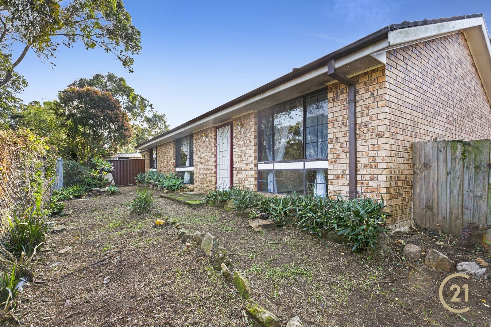 4 bedrooms House in 25 Woodlark Place GLENFIELD NSW, 2167