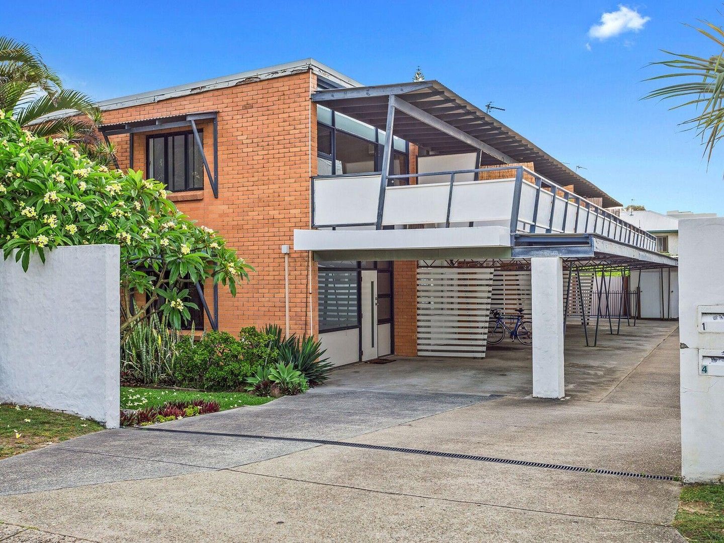 2 bedrooms Townhouse in 3/104 Albatross Avenue MERMAID BEACH QLD, 4218