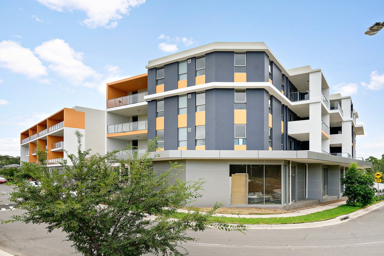 2 bedrooms Apartment / Unit / Flat in 4/71 Deerubbin Drive GLENMORE PARK NSW, 2745