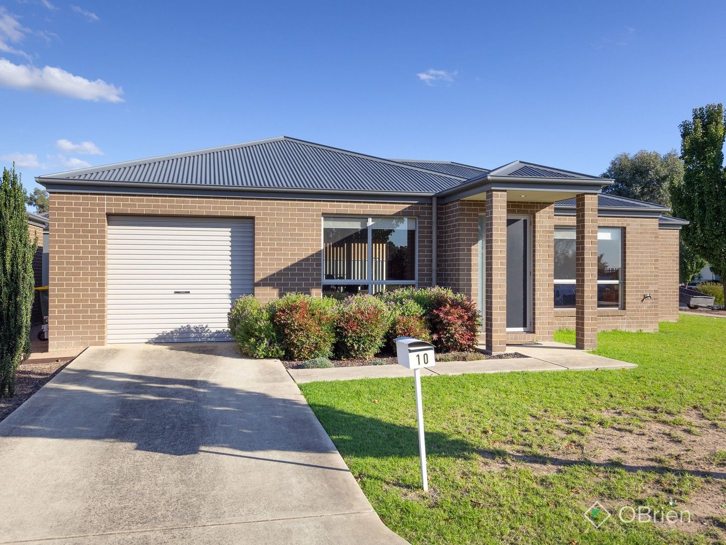 2 bedrooms House in 10 Daintree Way WEST WODONGA VIC, 3690