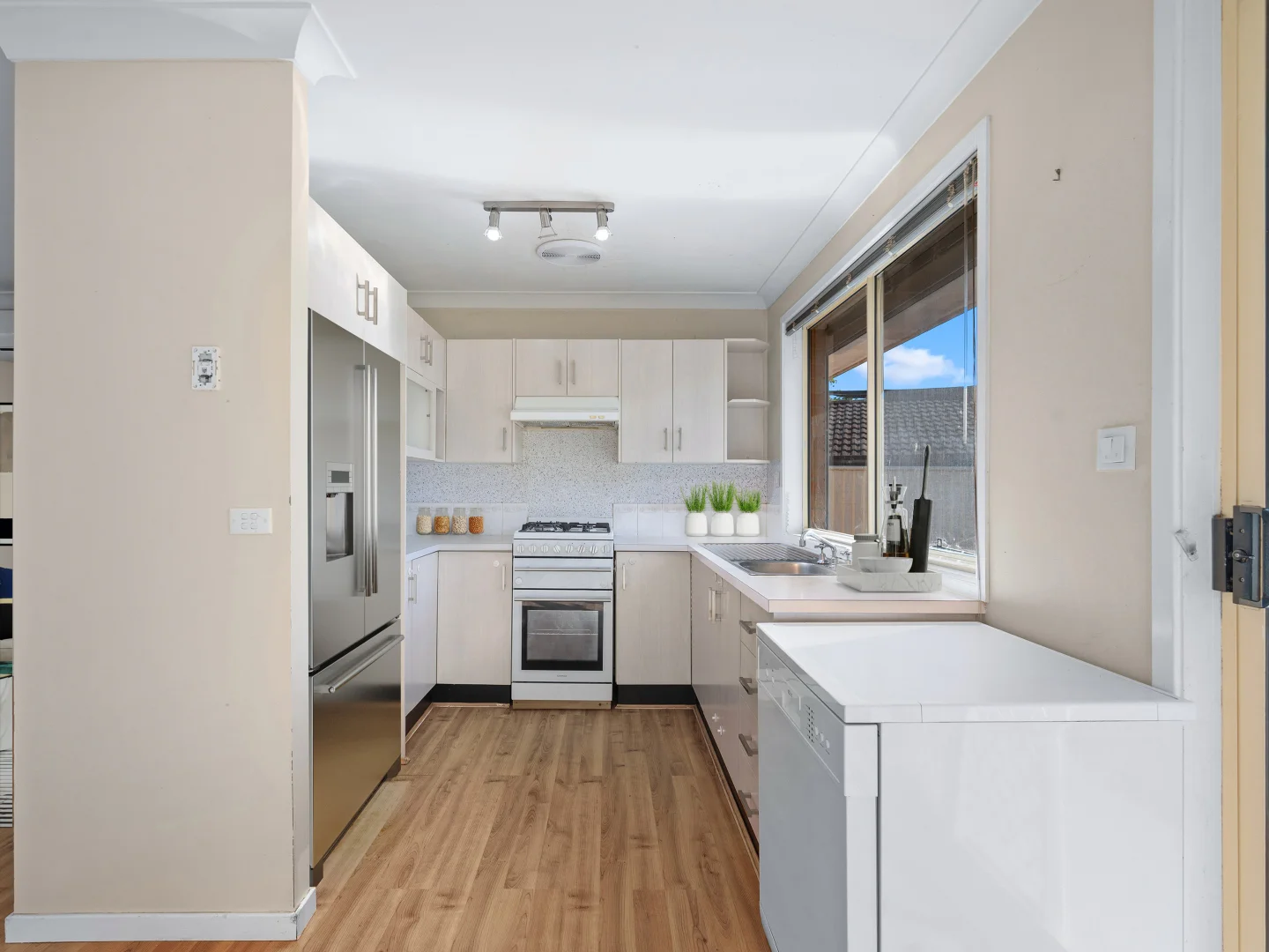 Additional image 4 of 11 Dewey Place, St Helens Park NSW 2560