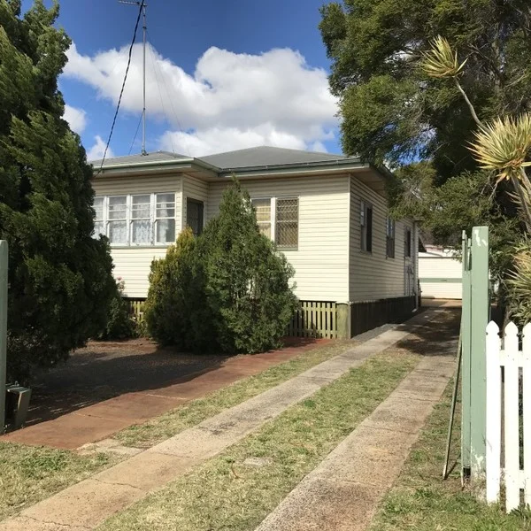 10 Weetwood Street, Newtown QLD 4350