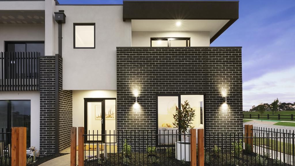4 bedrooms Townhouse in  QUAKERS HILL NSW, 2763