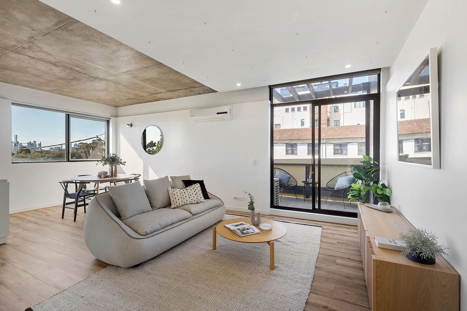 2 bedrooms Apartment / Unit / Flat in 42/167 Fitzroy Street ST KILDA VIC, 3182