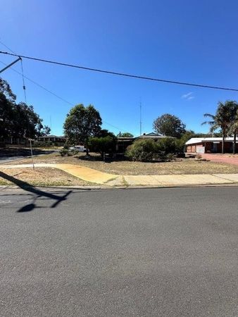4 bedrooms House in 17 Francine Street AUSTRALIND WA, 6233