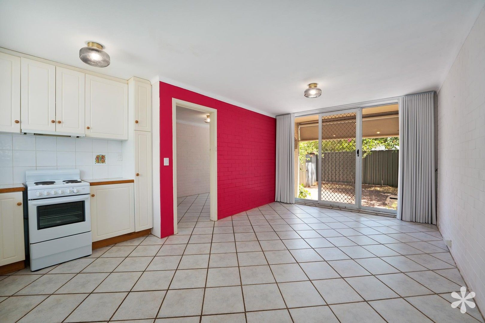 1 bedrooms Apartment / Unit / Flat in 4/200 Peninsula Road MAYLANDS WA, 6051