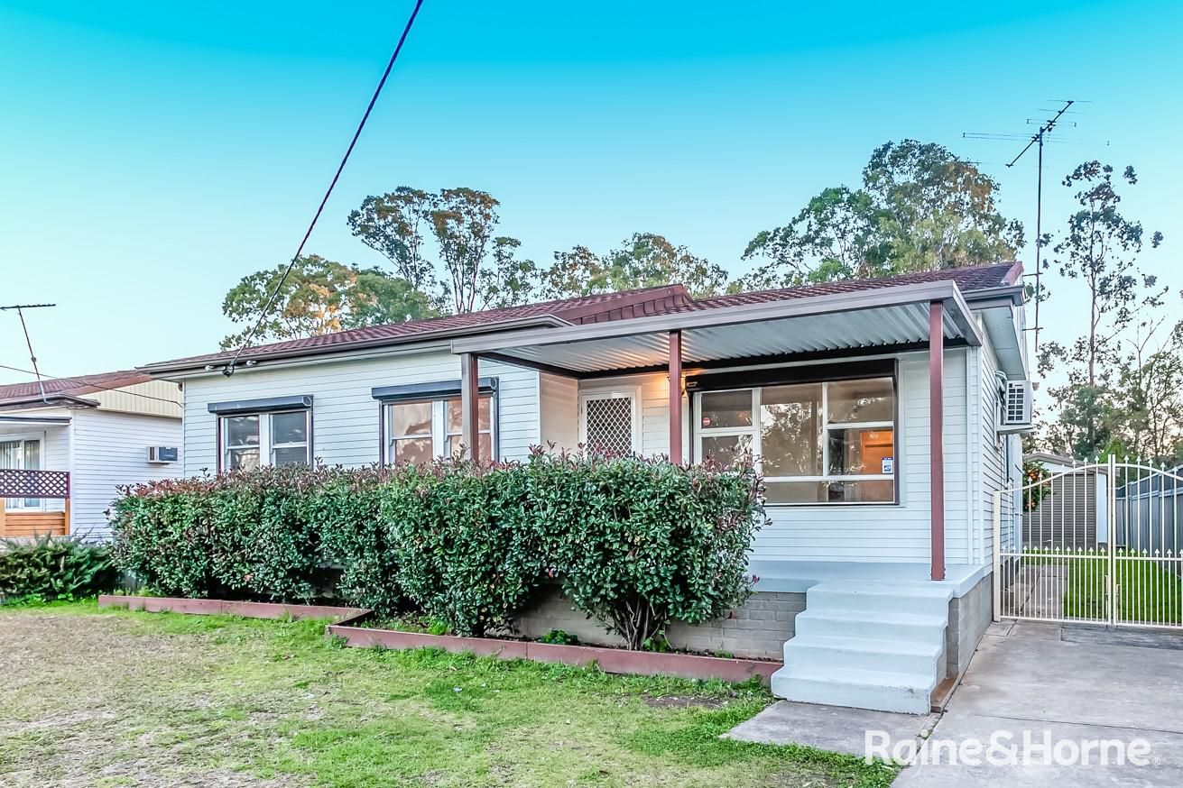 4 bedrooms House in 23 Barker Street CAMBRIDGE PARK NSW, 2747