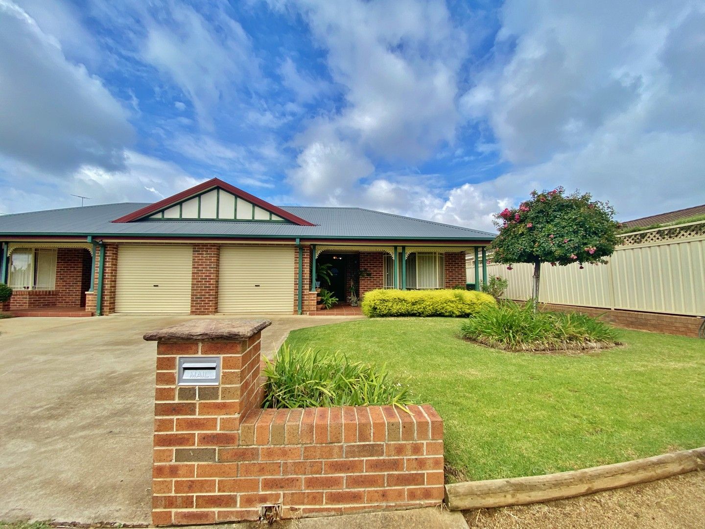 1/2 Old Barracks Lane, Young NSW 2594, Image 0