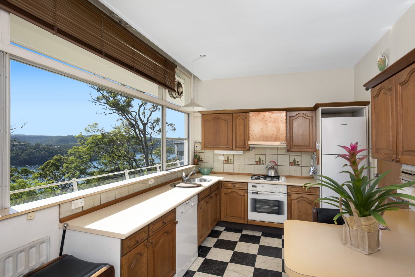 239 Edinburgh Road, Castlecrag NSW 2068, Image 2