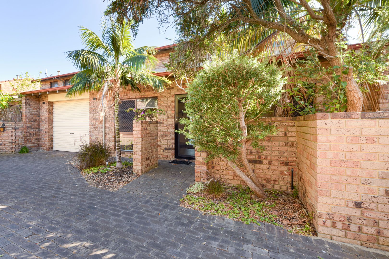 4/7 Fisher Street, Rockingham WA 6168, Image 1