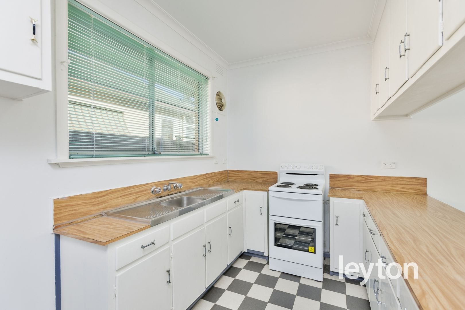 2/4A Colonsay Road, Springvale VIC 3171, Image 1