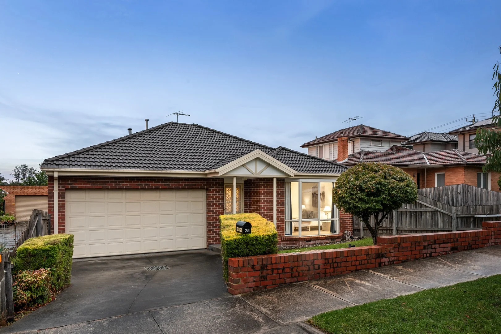 25 Summit Road, Burwood VIC 3125