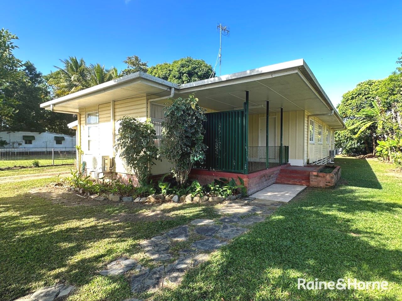 44 Front Street, Mossman QLD 4873 House For Rent 520 Domain