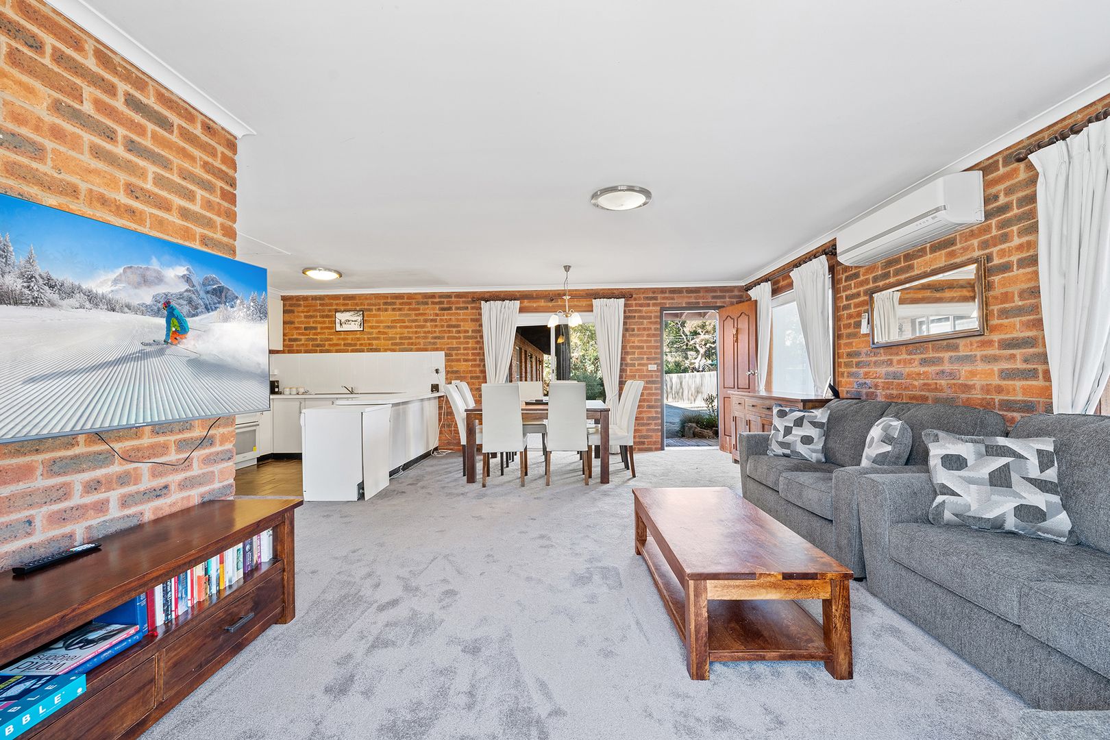 1/41 Cobbon Crescent, Jindabyne NSW 2627, Image 1