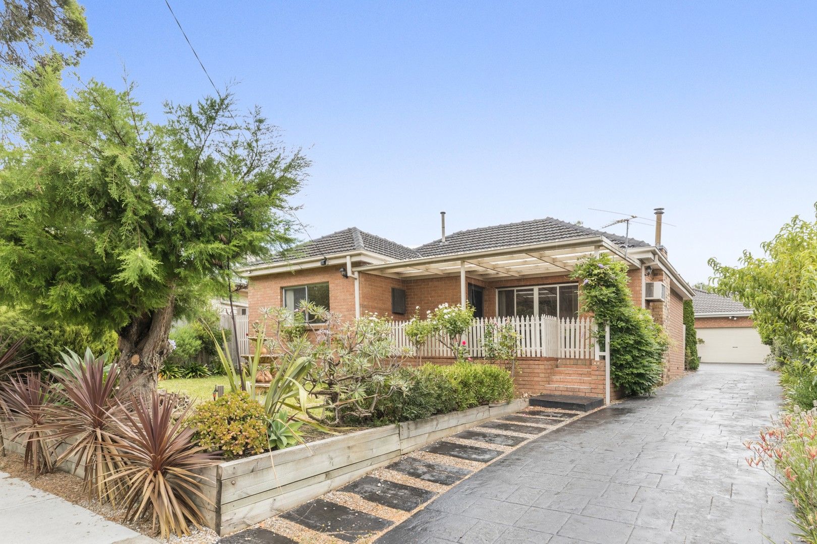 3 bedrooms Apartment / Unit / Flat in 1/13 Burch Street BLACKBURN NORTH VIC, 3130