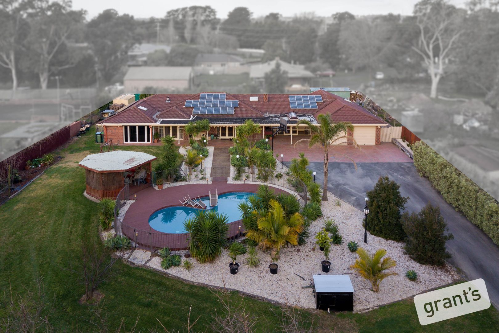 8 Jacques Road, Narre Warren North Property History & Address