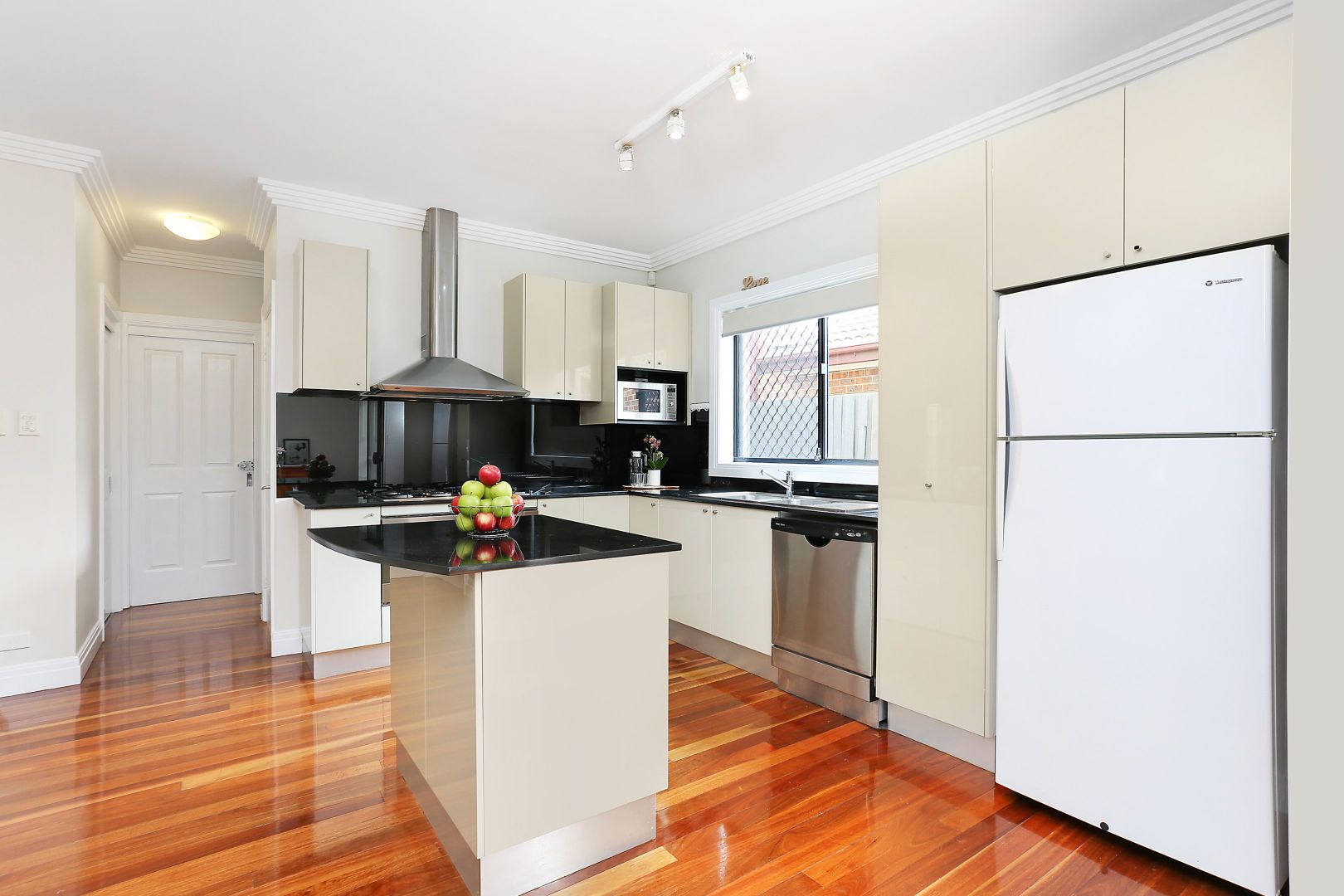 2/225 King Street, Mascot NSW 2020, Image 2