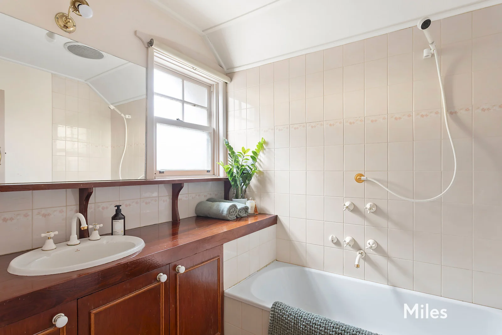 Additional image 8 of 2 Scotts Parade, Ivanhoe VIC 3079