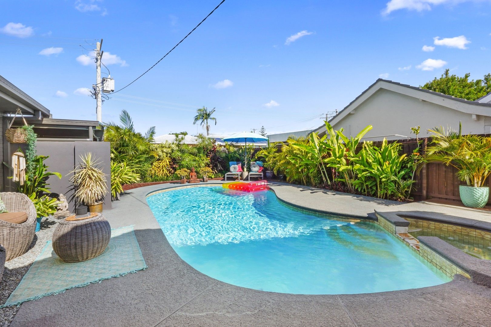 16 Tiwi Street, Sorrento QLD 4217, Image 2