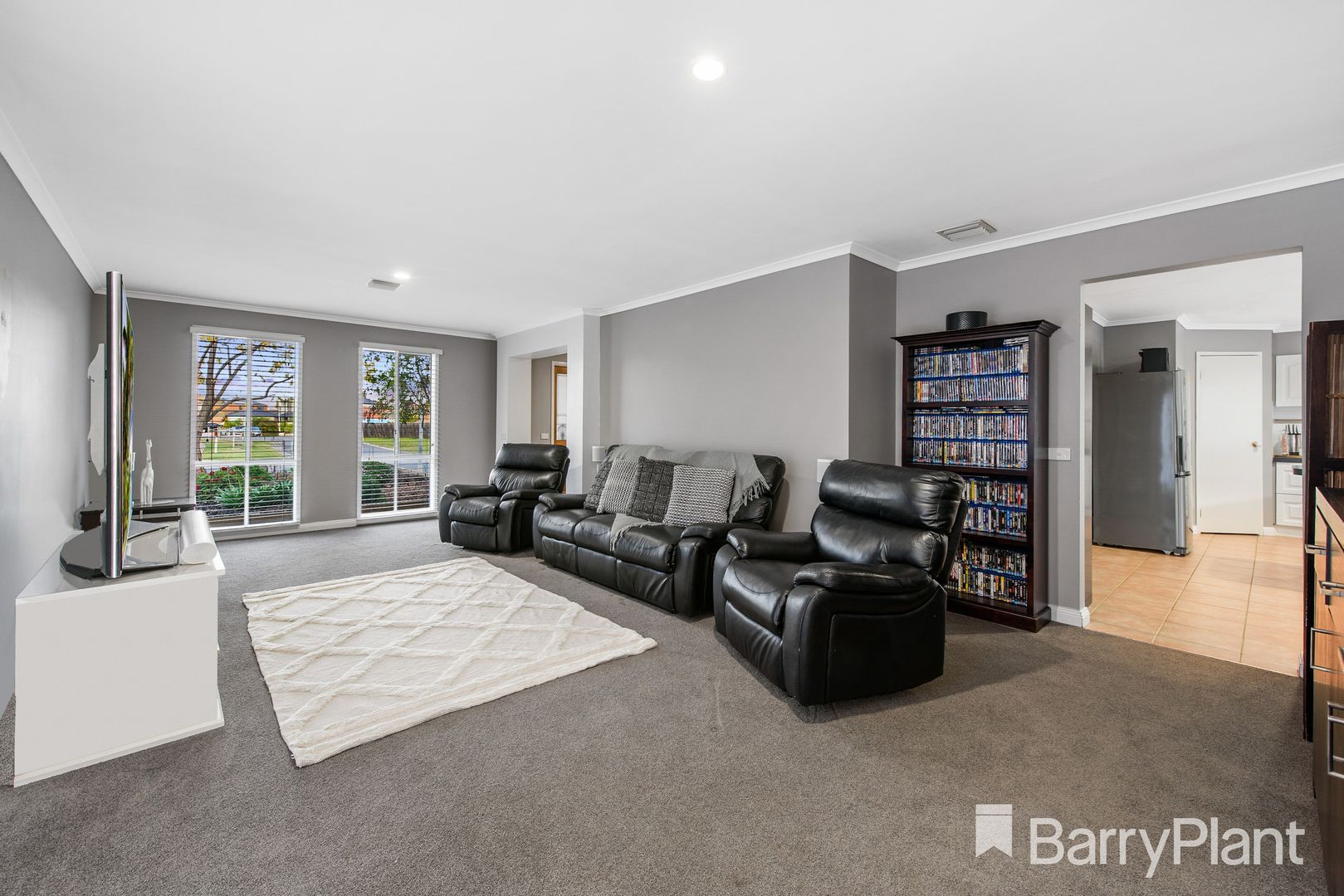 24 Medina Drive, Hoppers Crossing VIC 3029, Image 2