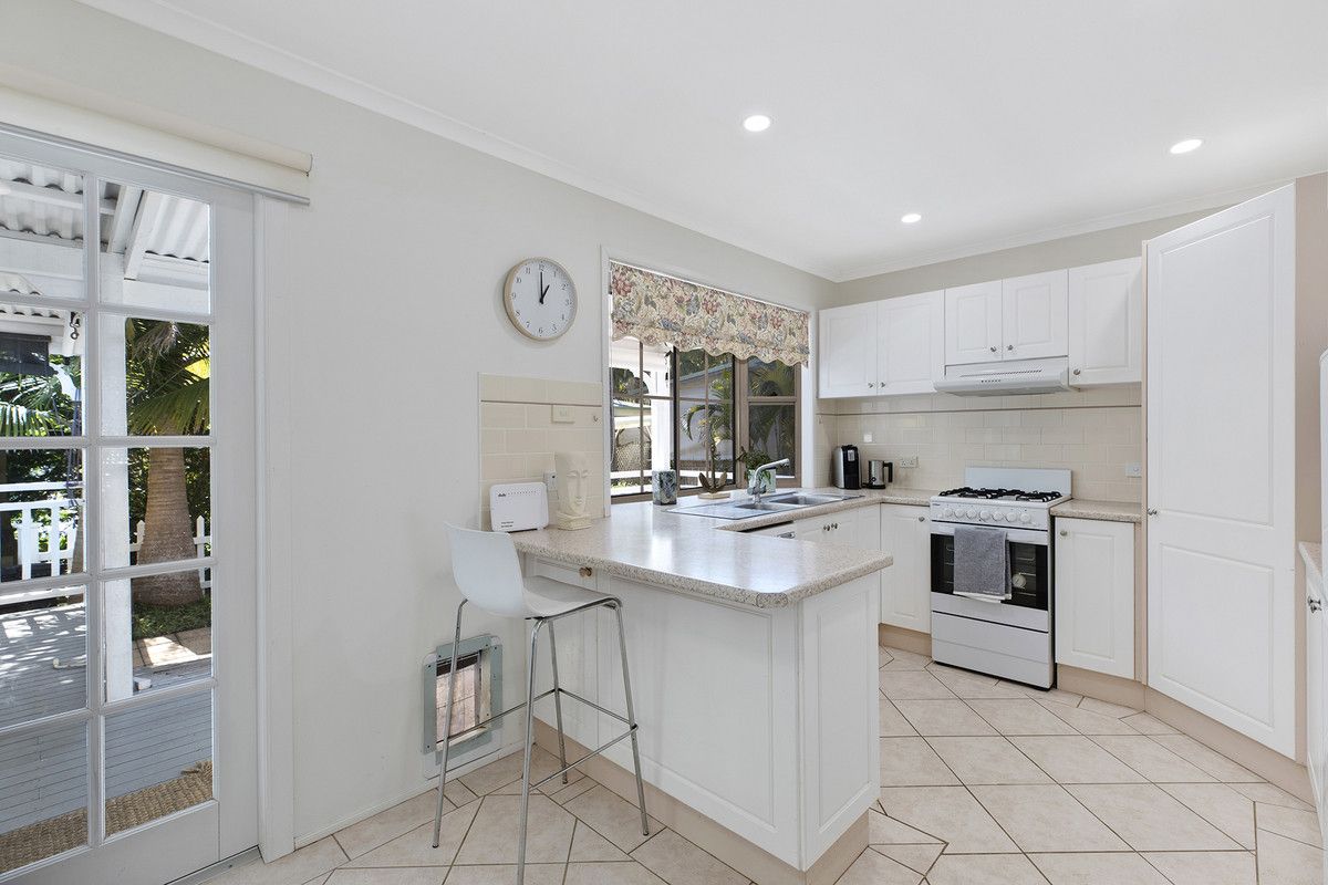 Villa 30 Kentia Ave/160 The Round Drive, Avoca Beach NSW 2251, Image 2