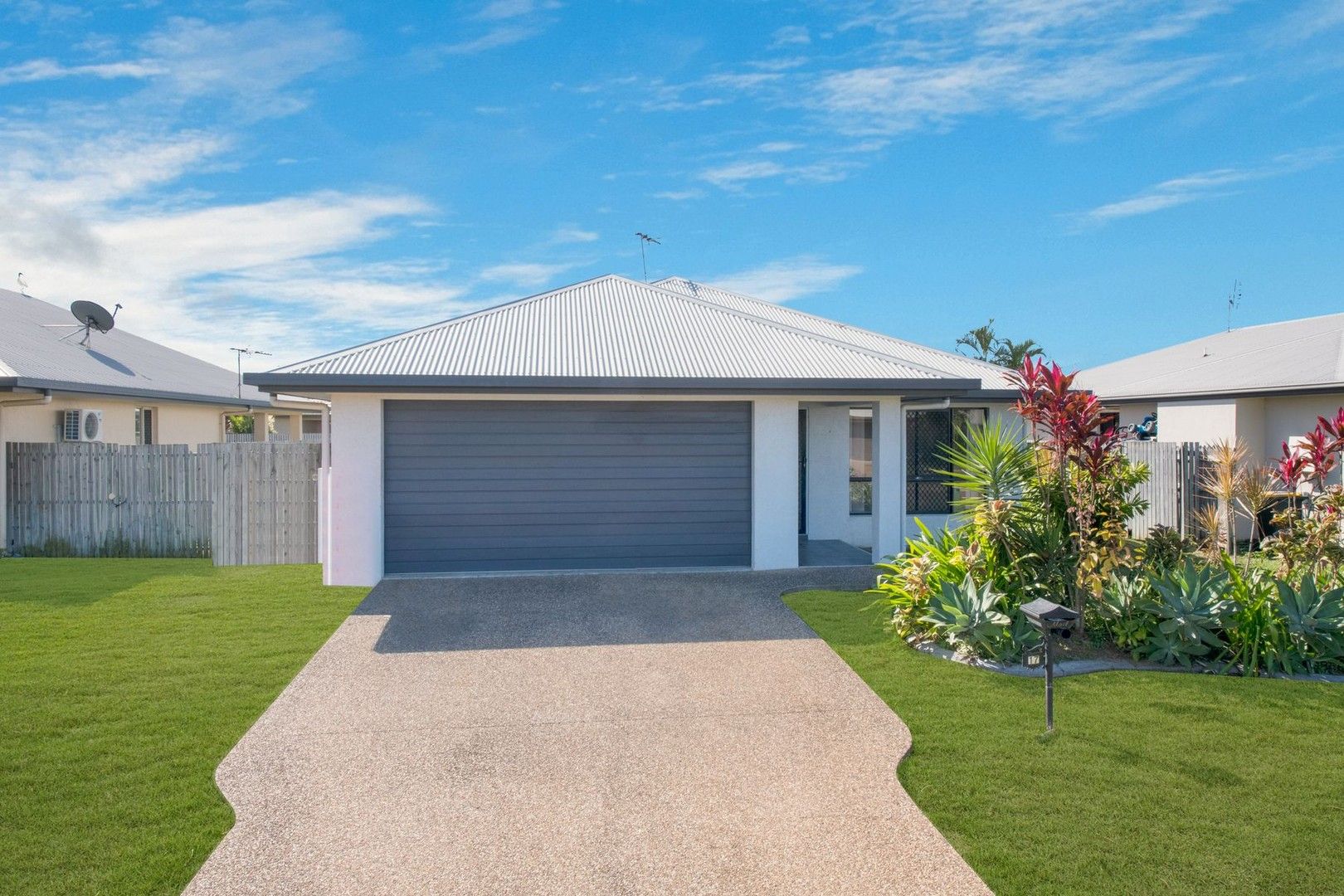 4 bedrooms House in 17 Wattlebird Avenue KELSO QLD, 4815