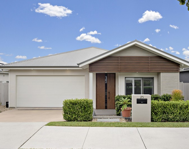 25 Brewerton Close, Gledswood Hills NSW 2557