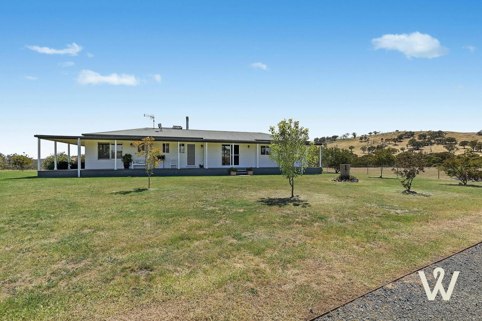 124 Bendenine Road, Binalong NSW 2584