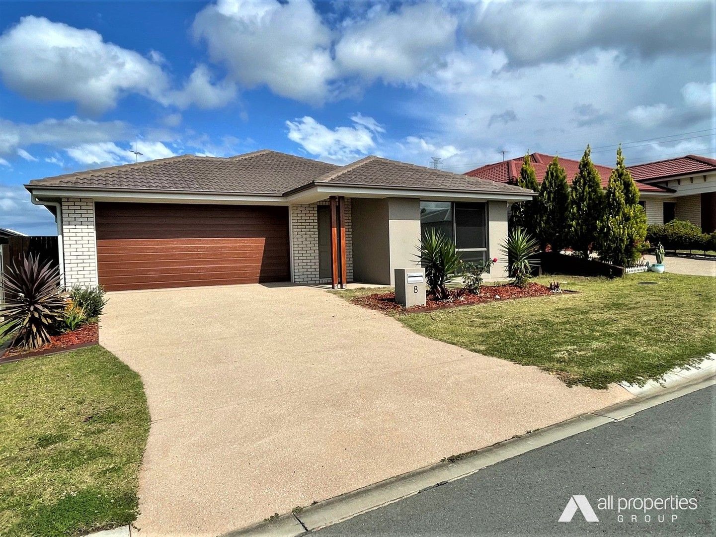3 bedrooms House in 8 Tirrel Street YARRABILBA QLD, 4207