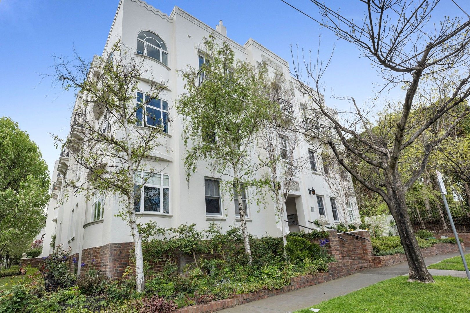 2 bedrooms Apartment / Unit / Flat in 4/24 Lascelles Avenue TOORAK VIC, 3142