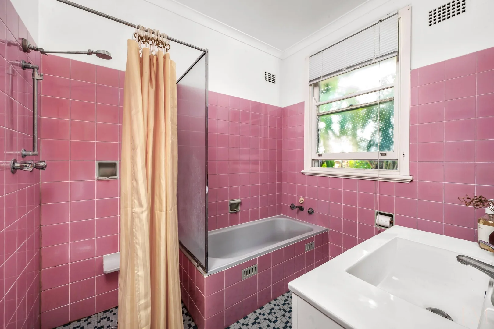 Additional image 10 of 190A Croudace Street, New Lambton Heights NSW 2305