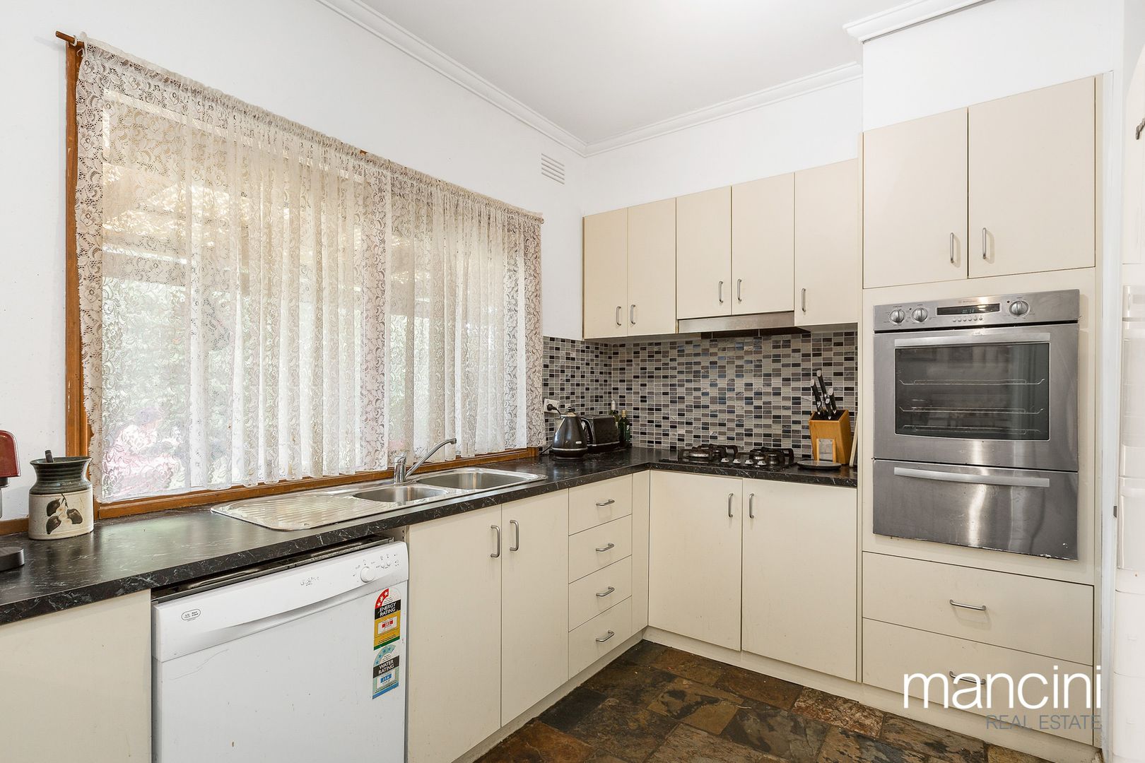 3 Norval Terrace, Altona Meadows VIC 3028, Image 2