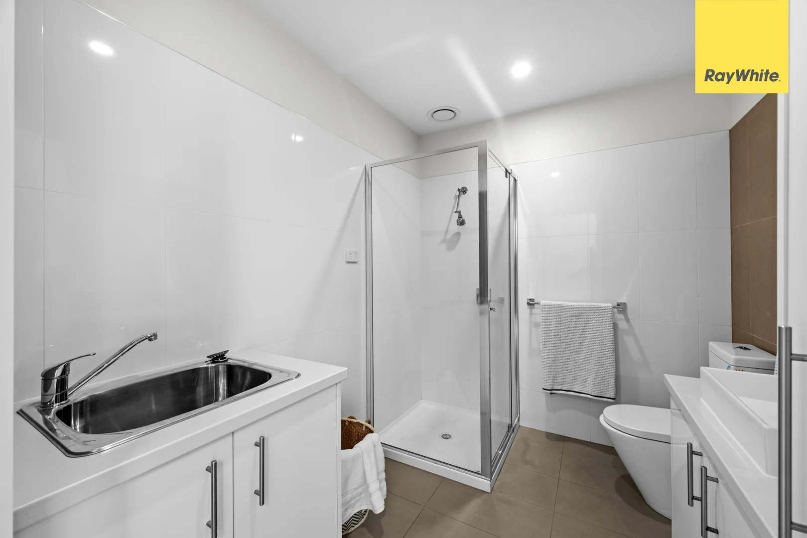 Additional image 4 of 4/1 Erskine Avenue, Reservoir VIC 3073