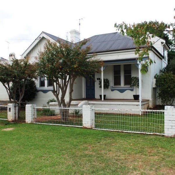 8 Raglan Street, Tamworth NSW 2340, Image 0