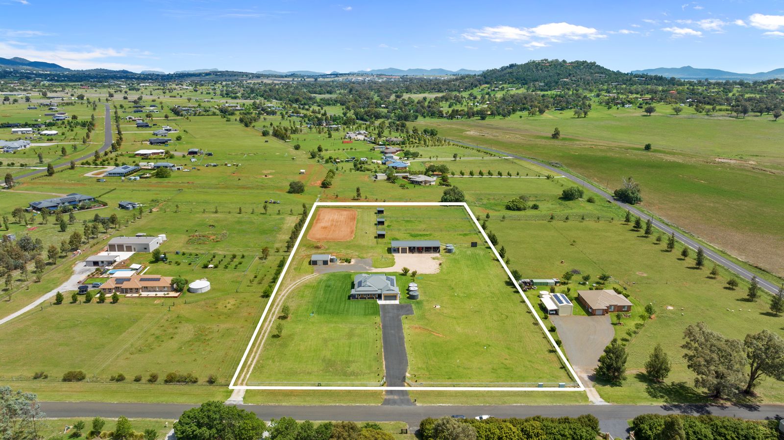 4 bedrooms Rural in 22 Maysteers Lane TAMWORTH NSW, 2340