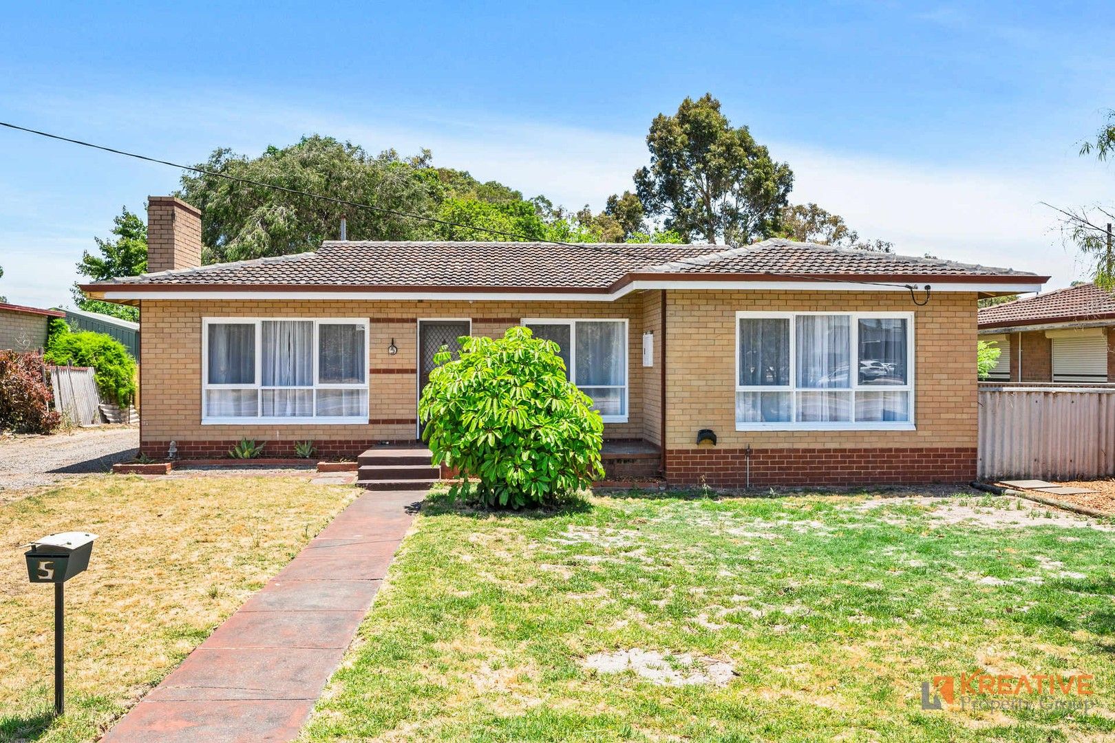 4 bedrooms House in 5 Merrifield Avenue KELMSCOTT WA, 6111