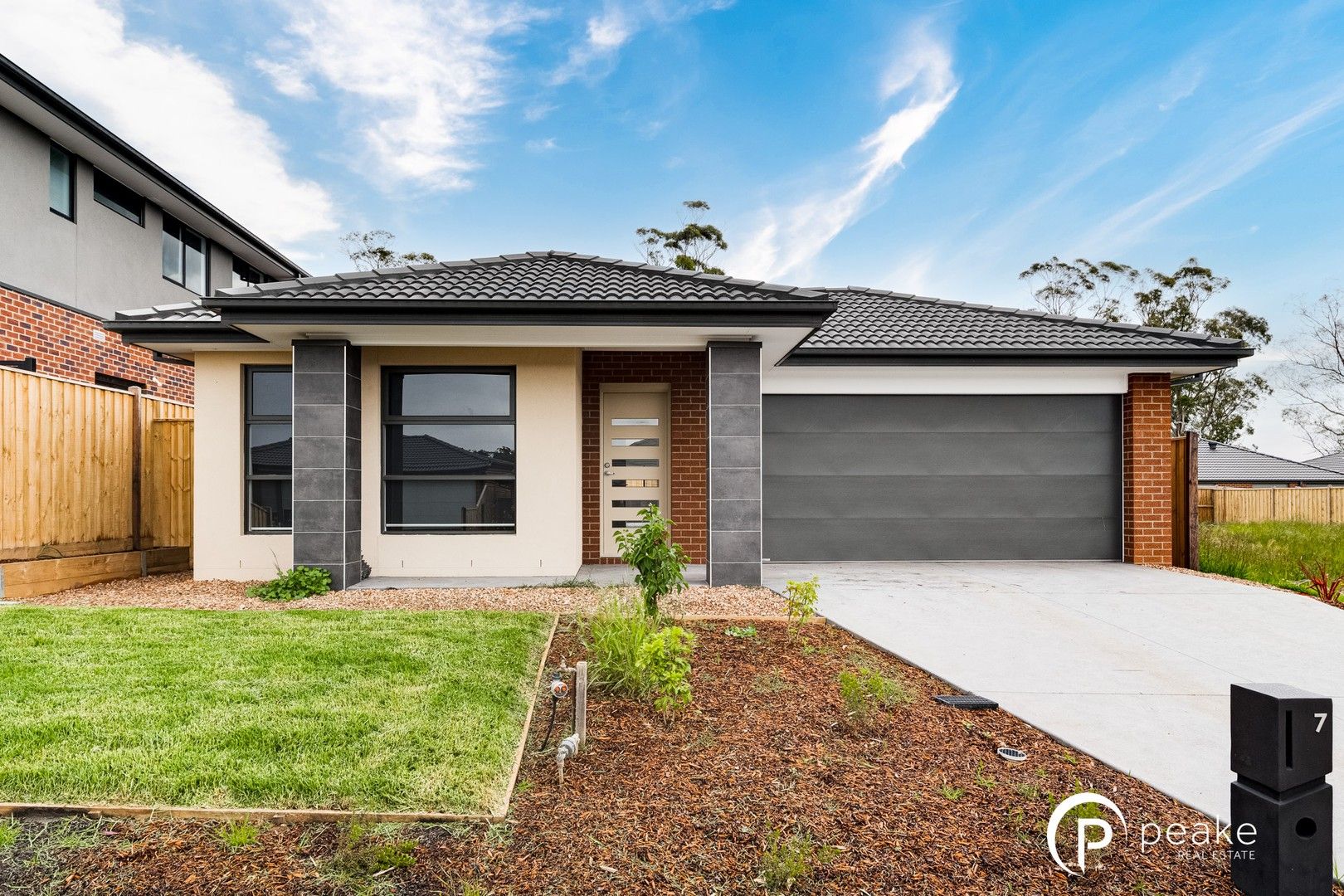 4 bedrooms House in 7 Mainstone Street DROUIN VIC, 3818