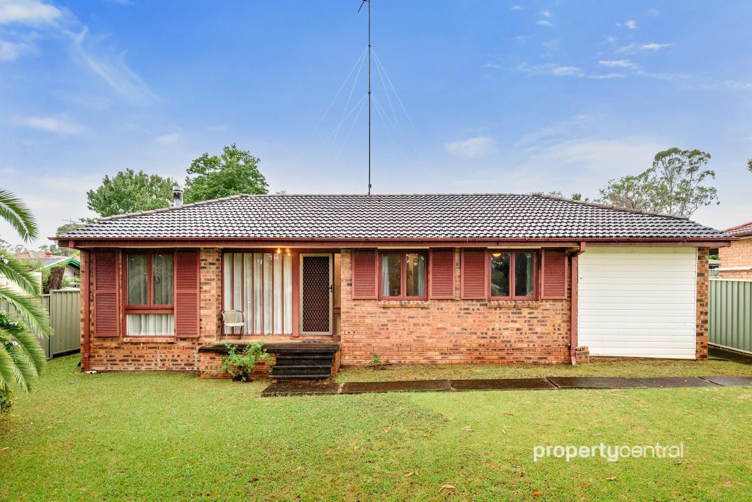 15 Mosely Avenue, South Penrith NSW 2750
