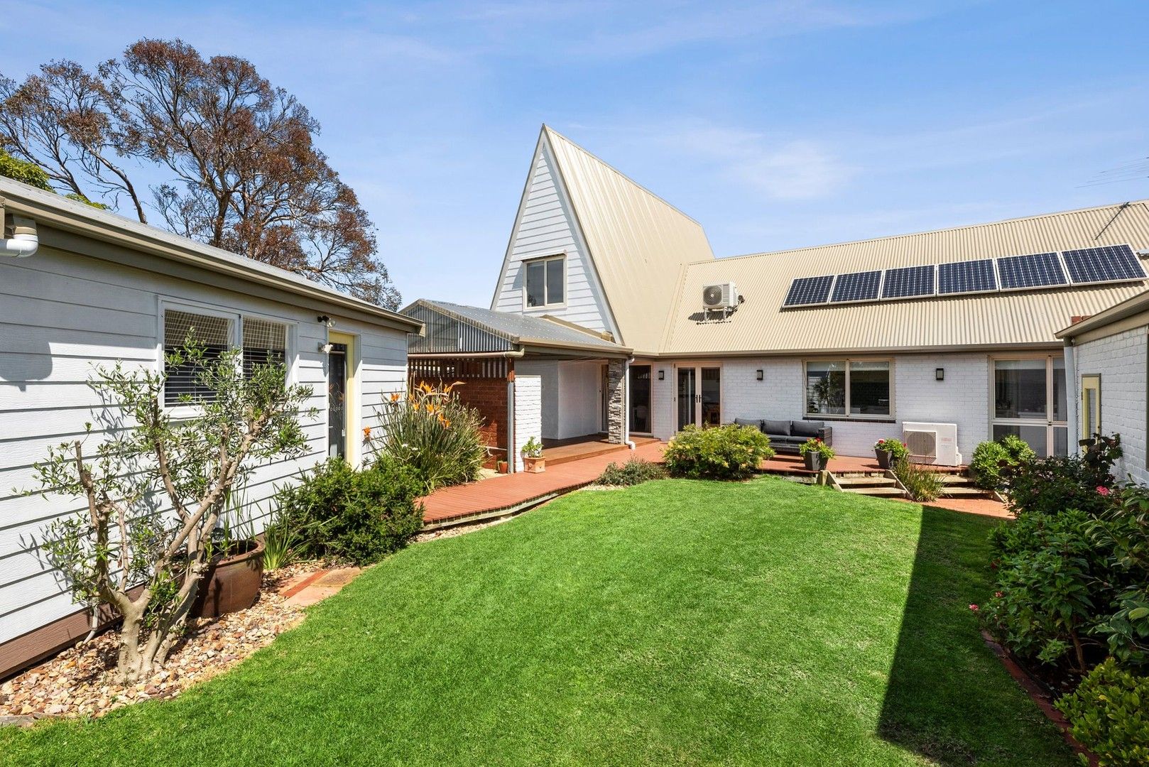 4 bedrooms House in 16 Dolphin Crt OCEAN GROVE VIC, 3226