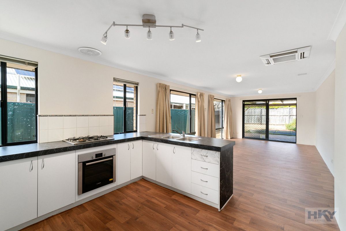 3 bedrooms House in 62 Sunray Circle ELLENBROOK WA, 6069