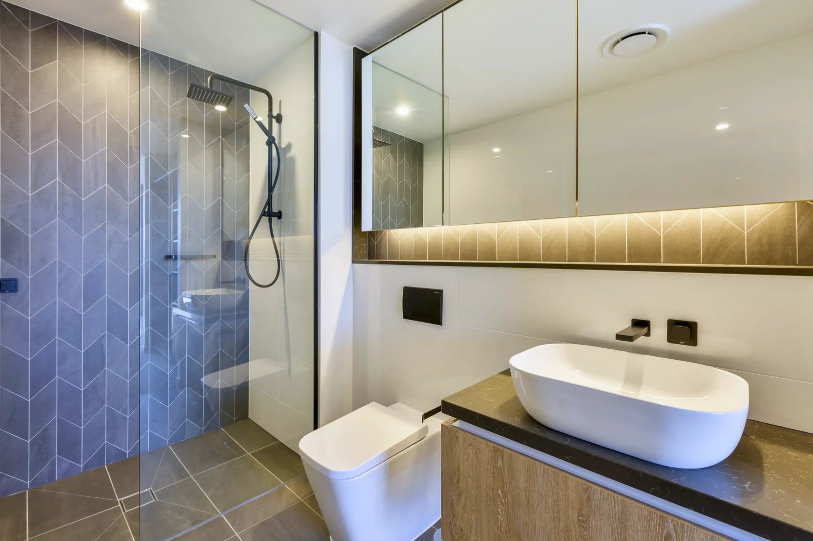 Additional image 8 of 205/28 Dalpura Street, Surfers Paradise QLD 4217