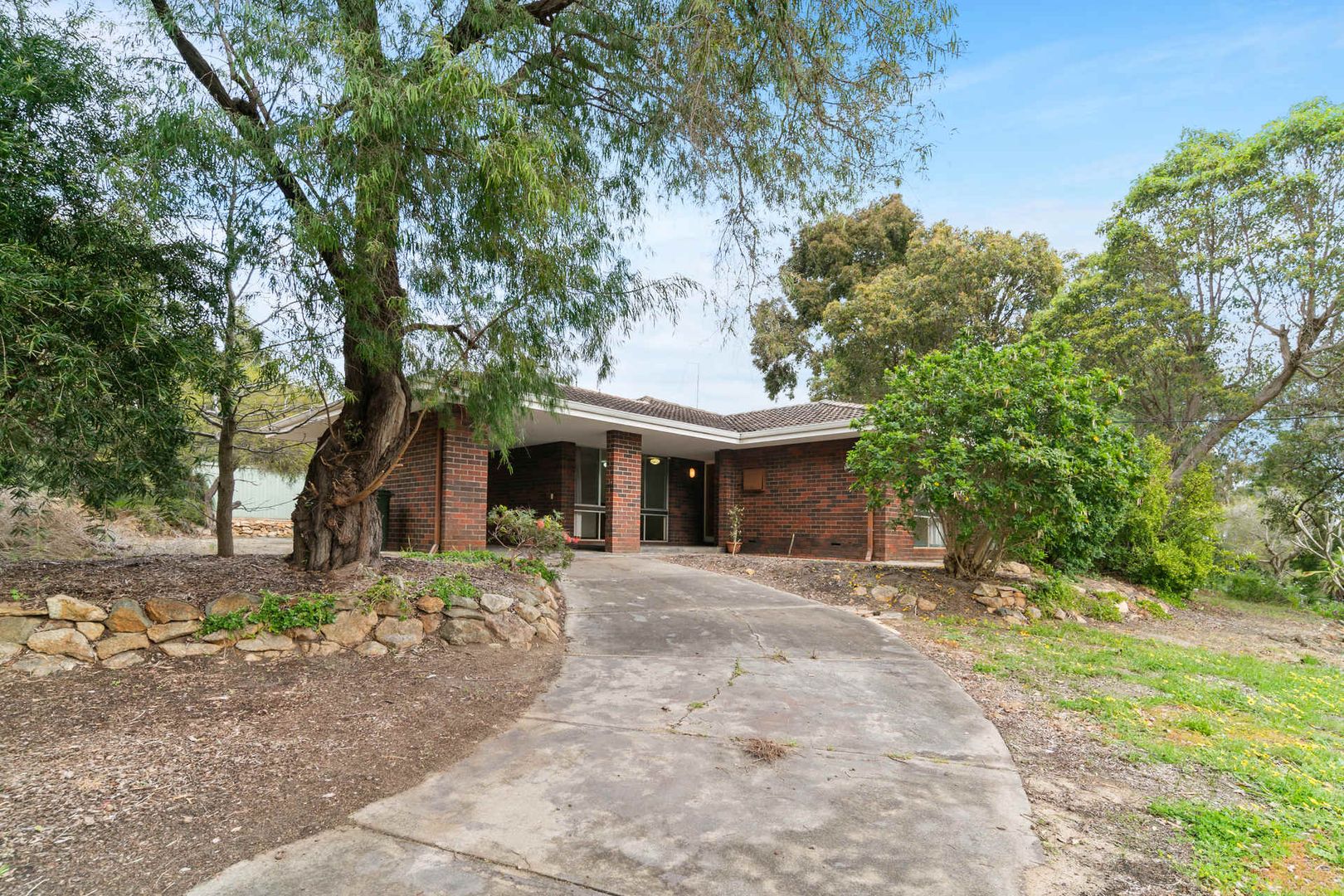 22 Watsonia Road, Gooseberry Hill WA 6076, Image 1