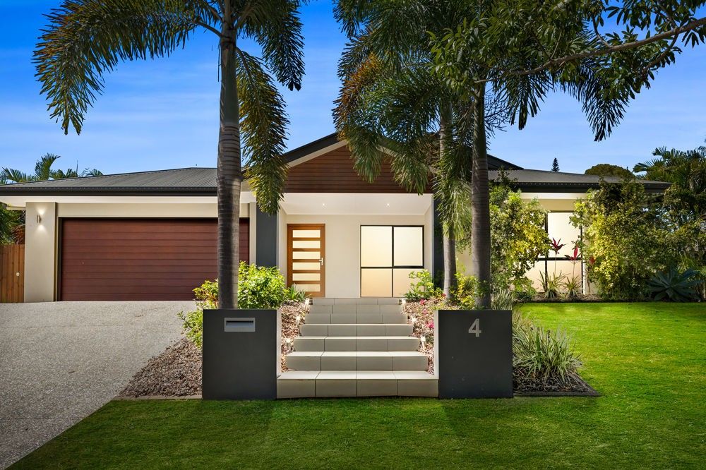 4 Twin Lakes Drive, Murrumba Downs Property History & Address