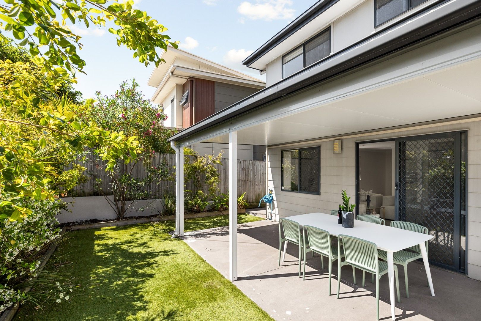 3 bedrooms Townhouse in 1/37 Orana Street CARINA QLD, 4152