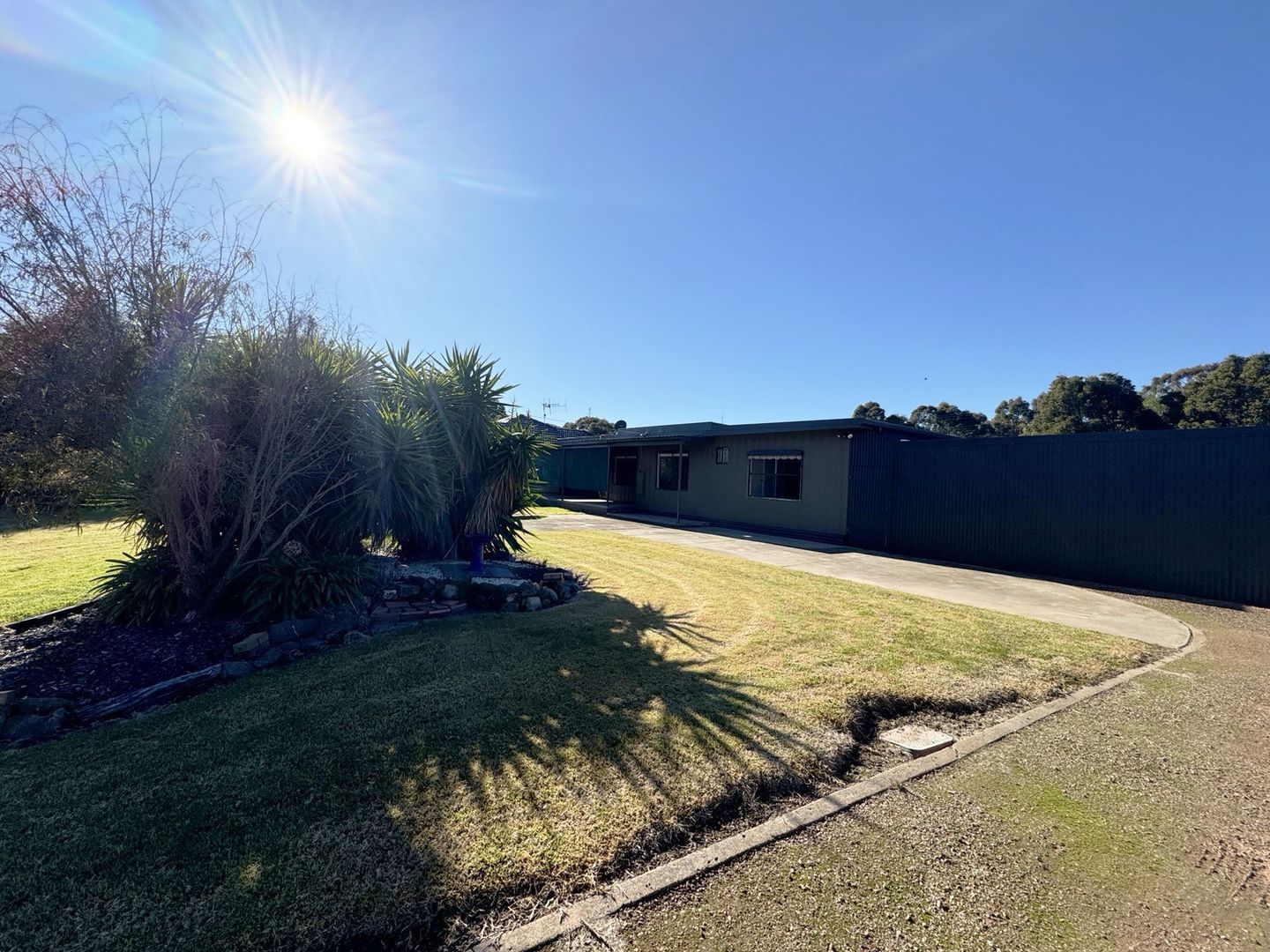 690A Goulburn Valley Highway, Shepparton North VIC 3631 House For