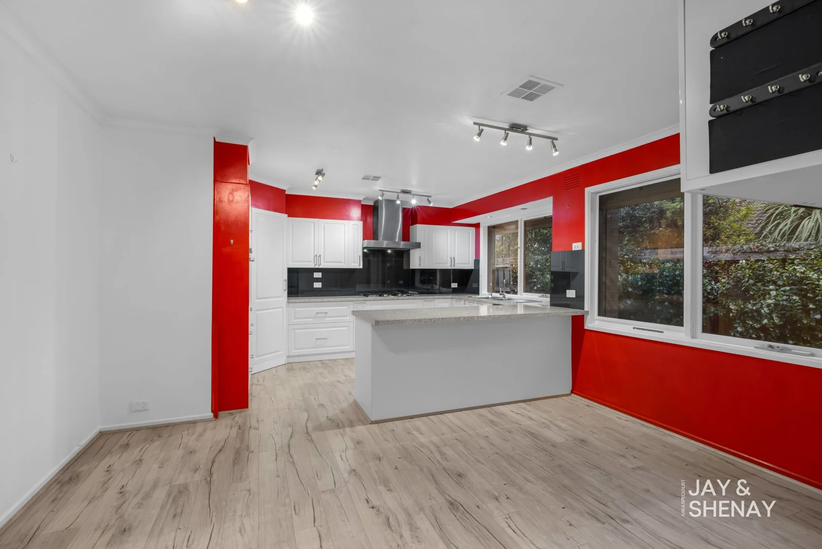 Additional image 5 of 2 Salicina Court, Endeavour Hills VIC 3802