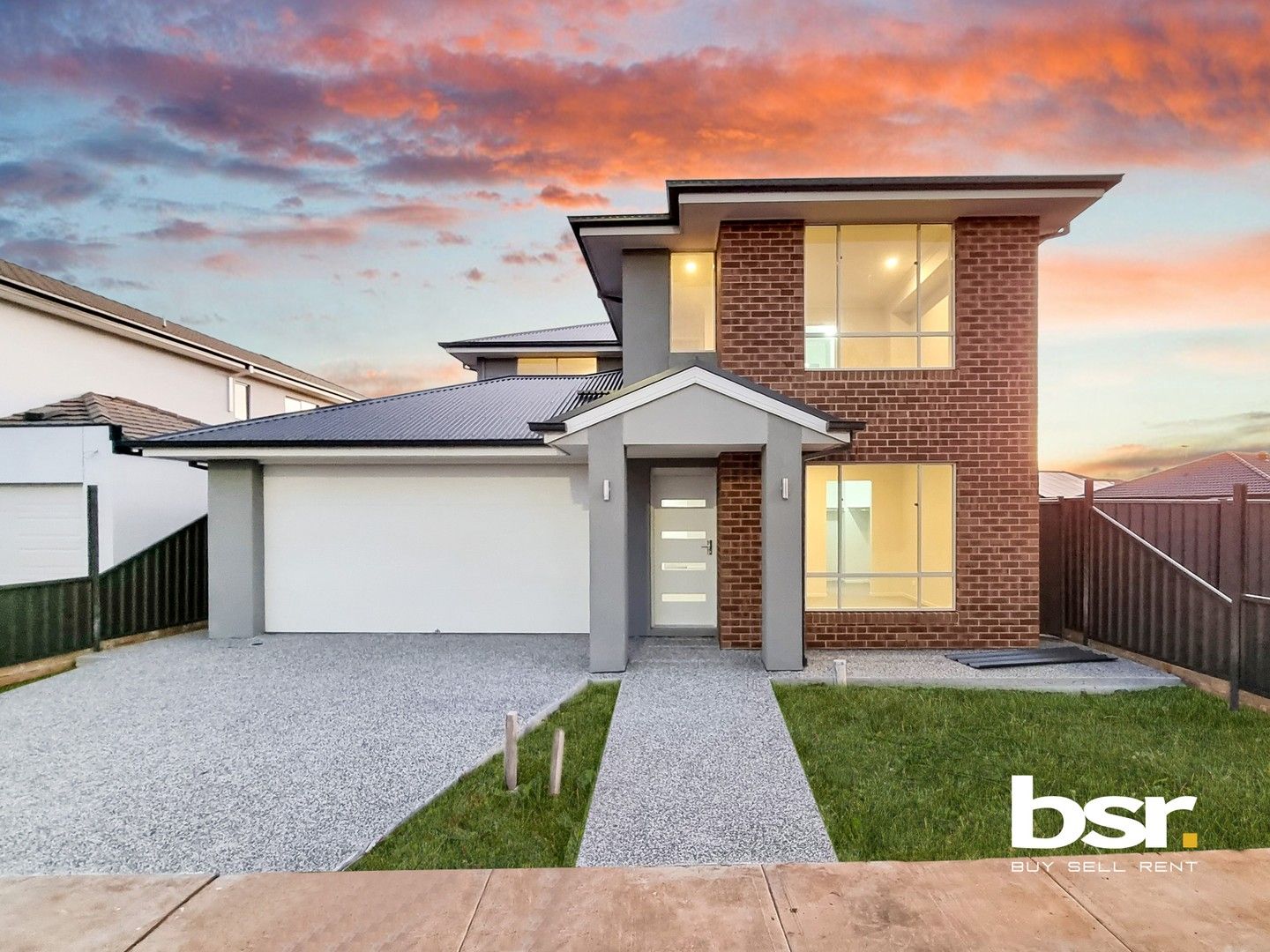 5 bedrooms House in 28 BELLERIVE CRESCENT STRATHTULLOH VIC, 3338