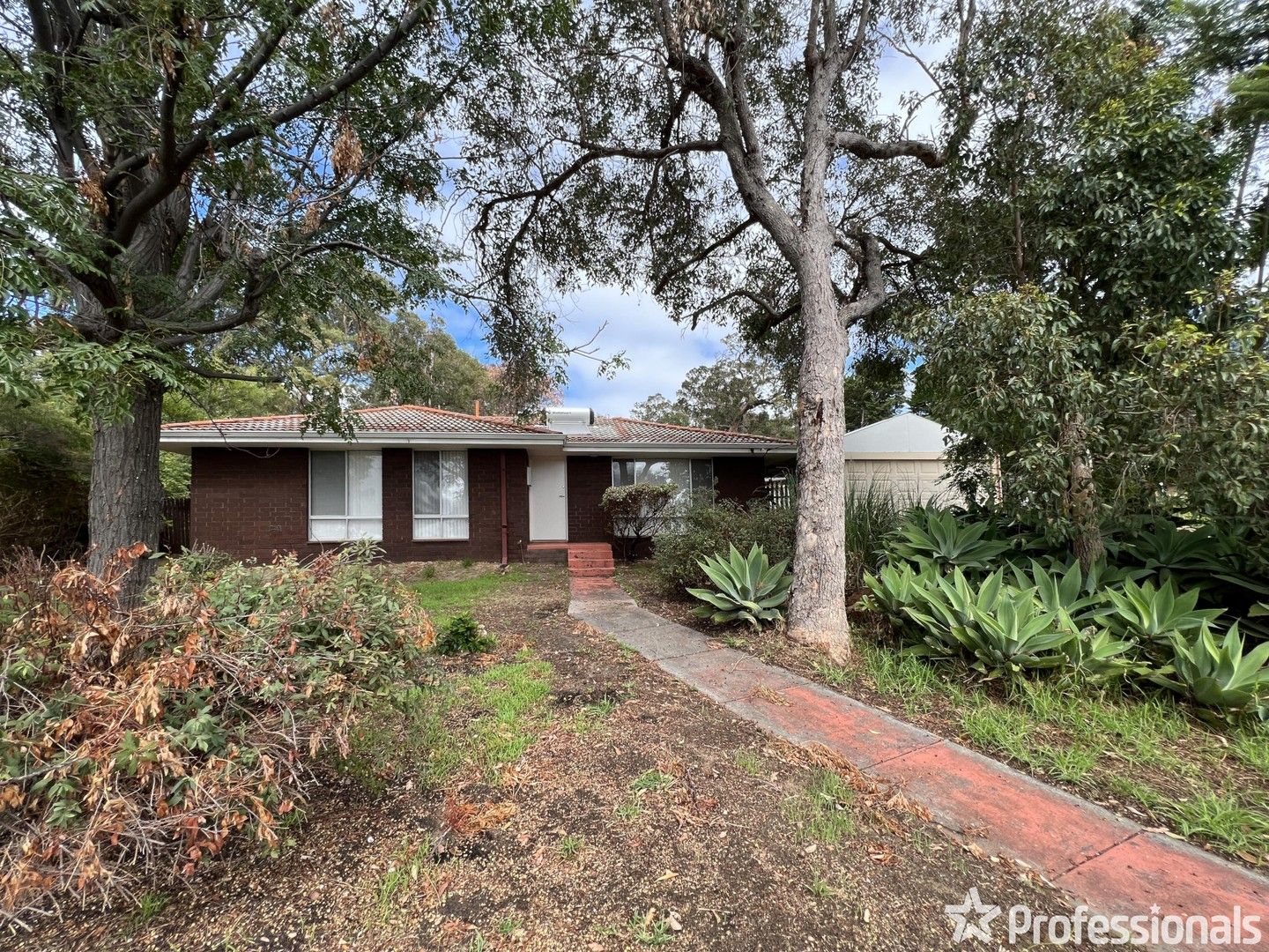 3 bedrooms House in 149 Grove Road LESMURDIE WA, 6076