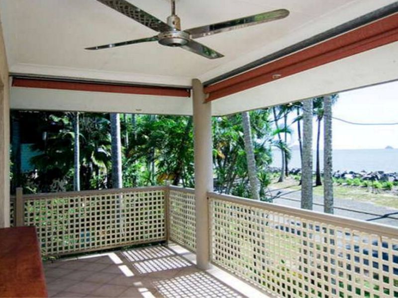 1/39 Arlington Esplanade, Clifton Beach QLD 4879, Image 2